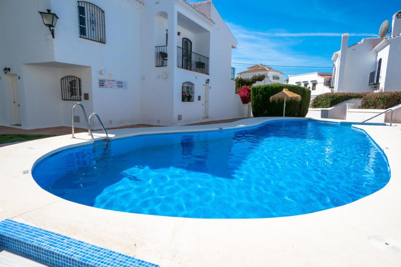 Pinos 11 Menyber Apartment Nerja Luaran gambar